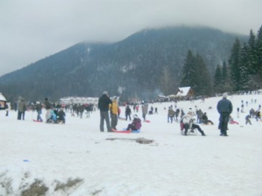 Turiştii au reclamat pârtia din Poiana Braşov la Ministerul Turismului